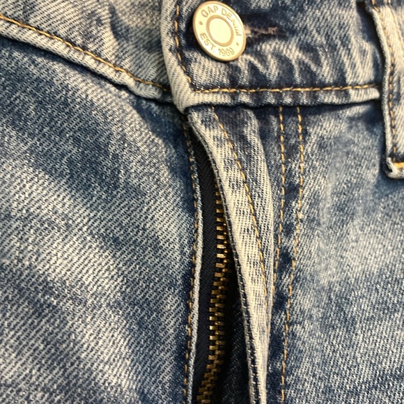 GAP ‘90s Loose Mid Rise Jeans - Picture 9 of 16
